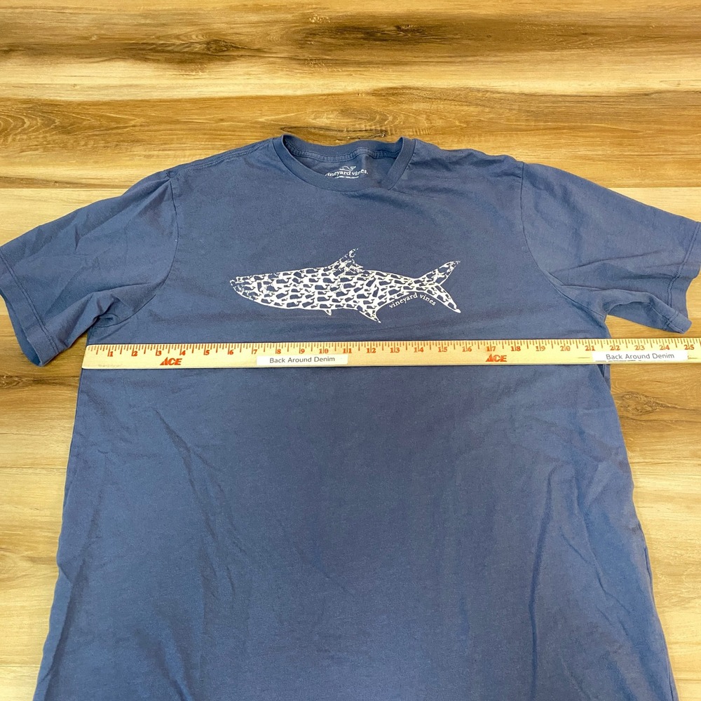 Vineyard Vines T Shirt Mens Medium Shark Graphic Blue Cotton Size M - Picture 7 of 9